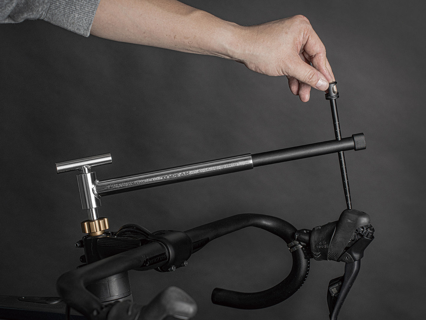 HANGER ALIGNMENT GAUGE WITH LEVER SETTER KIT