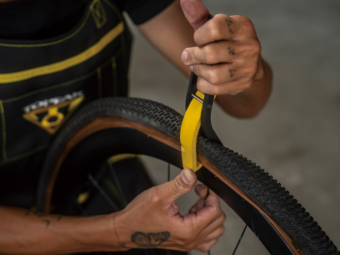 TIRE LEVER TEAM ISSUE