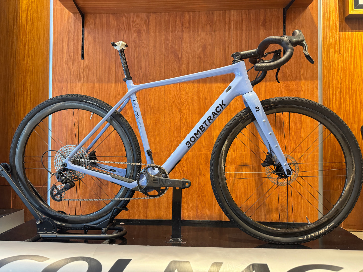 Bombtrack - Hook EXT C - Medium