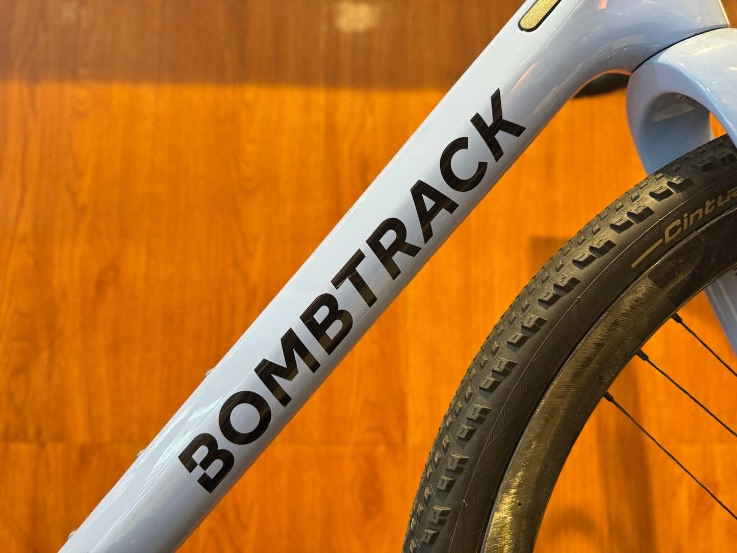 Bombtrack - Hook EXT C - Medium