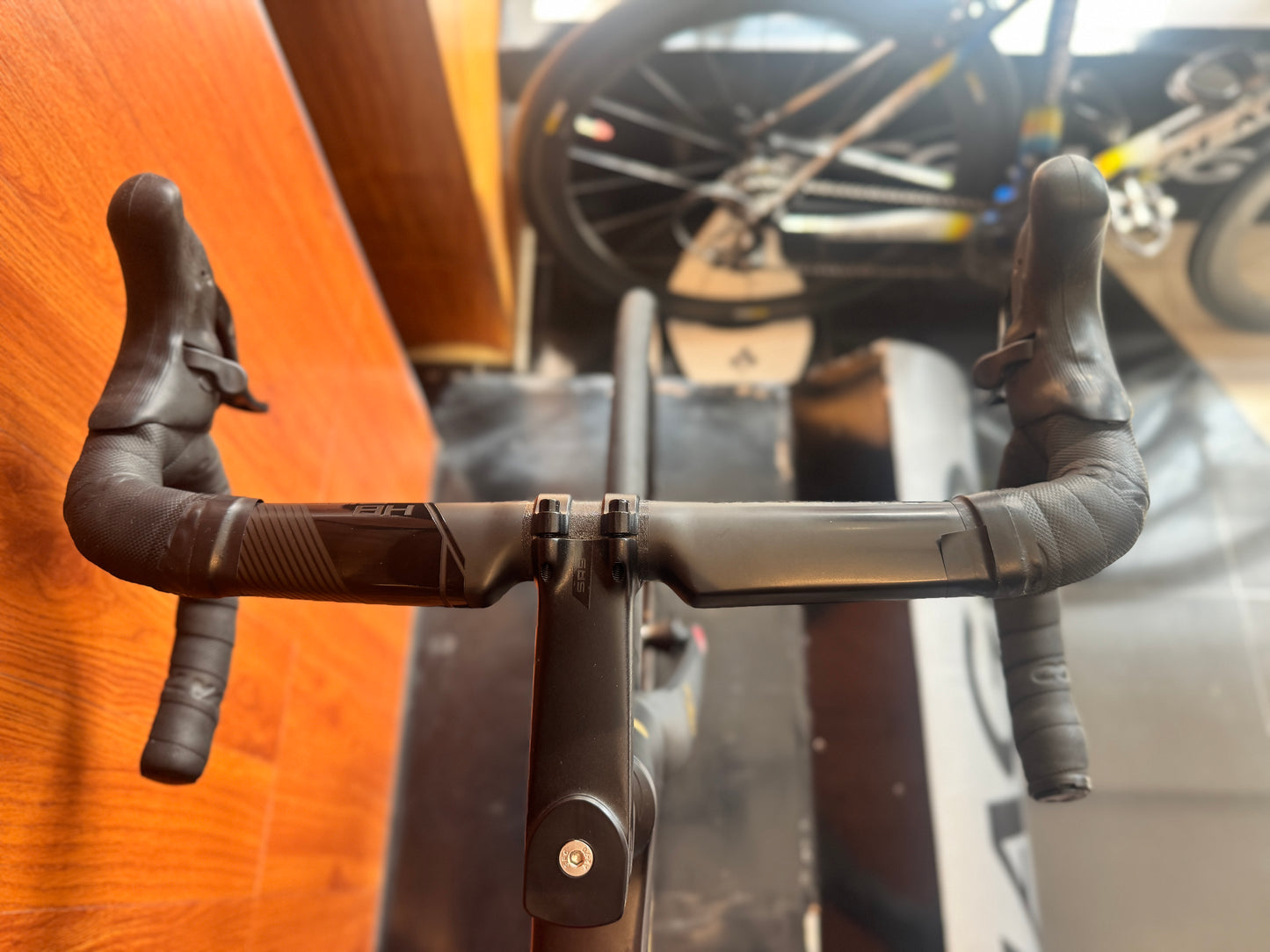 Colnago V3Rs (Emirates) - SDM1 52